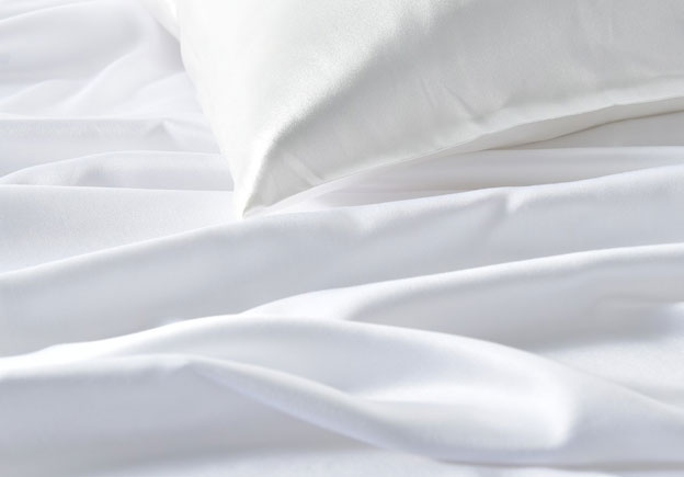 hotel White Bed Sheets